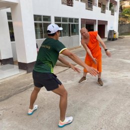  การยืดกล้ามเนื้อ (Stretching exercise) สำหรับพระสงฆ์