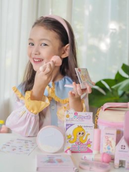 5 เหตุผลว่าทำไมพ่อควรเล่นแต่งหน้ากับลูกสาว?