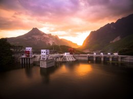 ผลิต-ไฟฟ้าลาว (มหาชน)