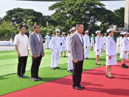 พิธีวางพวงมาลาถวายแด่พระบรมราชานุสรณ์พระบาทสมเด็จพระบรมชนกาธิเบศร มหาภูมิพลอดุลยเดชมหาราช บรมนาถบพิตร