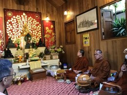  ศาสตราจารย์นายแพทย์ธีระ รามสูต ประธานมูลนิธิราชประชาสมาสัย ในพระบรมราชูปถัมภ์ เข้าร่วมประชุมกับคณะจิตอาสาราชประชาสมาสัย 