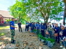 volunteer activities in making bird houses and planting trees at Khun Dan Prakan Chon Dam. Nakhon Nayok Province