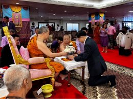 พีระพันธุ์ ได้เข้ากราบอาราธนาเจ้าประคุณสมเด็จพระมหารัชมงคลมุนี (ธงชัย ธมฺมธโช) หรือ ท่านเจ้าประคุณสมเด็จธงชัย เจ้าคณะใหญ่หนกลาง กรรมการมหาเถรสมาคม ณ วัดไตรมิตรวิทยารามวรวิหาร