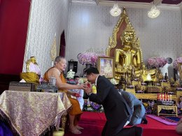 พีระพันธุ์ ได้เข้ากราบอาราธนาเจ้าประคุณสมเด็จพระมหารัชมงคลมุนี (ธงชัย ธมฺมธโช) หรือ ท่านเจ้าประคุณสมเด็จธงชัย เจ้าคณะใหญ่หนกลาง กรรมการมหาเถรสมาคม ณ วัดไตรมิตรวิทยารามวรวิหาร