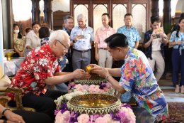 สงกรานต์รวมใจ สวัสดีปีใหม่ไทย ๒๕๖๗...คณะทำงานของ พีระพันธุ์  ร่วมใจจัดงานรดน้ำขอพรรัฐมนตรีและที่ปรึกษารัฐมนตรีว่าการกระทรวงพลังงาน เนื่องในโอกาสเทศกาลสงกรานต์และวันขึ้นปีใหม่ไทย ท่ามกลางบรรยากาศที่อบอุ่น