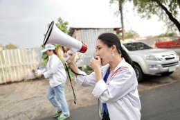 "พีระพันธุ์" ลุย! คลองเตย-วัฒนา-นวลจิต ชู "ทอย- สกลภัทร" คนรุ่นใหม่ อาสาแก้ปัญหาปากท้อง