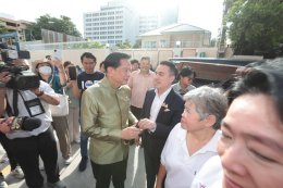 กำลังใจท่วมท้น บรรยากาศกลุ่มพี่น้องประชาชนจำนวนมากที่เดินทางมายังสำนักงานใหญ่พรรครวมไทยสร้างชาติเพื่อสนับสนุนและให้กำลังใจ