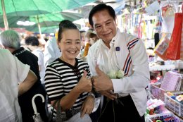 รทสช.เจาะฐานห้วยขวาง-วังทองหลาง "พีระพันธุ์" ชูนโยบายเศรษฐกิจ รีดภาษีกลุ่มทุนใหญ่-พลังงาน สมทบสวัสดิการถ้วนหน้า-กองทุนฉุกเฉินแก้หนี้นอกระบบ