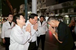 'พีระพันธ์ุ' ลั่นฆ้องชัย! ขอพร 'พระเจ้าตากสิน' สู้ศึกเลือกตั้ง นำทีมลงพื้นที่ฝั่งธนฯ อาสาเป็นผู้นำแก้วิกฤติชาติ