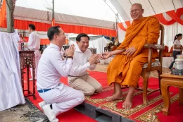 “พีระพันธุ์” เป็นประธานพิธีหล่อองค์พระมหาโพธิสัตว์กวนอิมพันกร