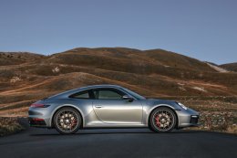 The new Porsche 911 ทรงพลังยิ่งขึ้น รวดเร็วยิ่งกว่า ล้ำหน้าด้วยเทคโนโลยีดิจิทัล