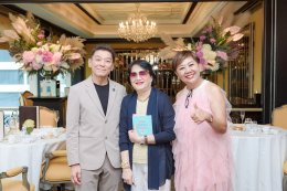 เปิดตัวอย่างอบอุ่น! "ผู้หญิงกอดตัวเองให้เต็มร้อย" หนังสือที่ชวนผู้หญิงกลับมารักตัวเองอีกครั้ง