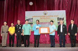 สภาอุตสาหกรรมจังหวัดฉะเชิงเทรา ร่วมบริจาคเงินช่วยผู้ประสบอุทกภัยที่สปป.ลาว