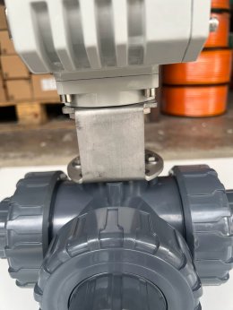 1 1/2” บอลวาล์ว 3 ทางUPVC ประกอบมอเตอร์วาล์ว 4-20mA 220Vac