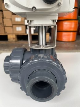 1 1/2” บอลวาล์ว 3 ทางUPVC ประกอบมอเตอร์วาล์ว 4-20mA 220Vac