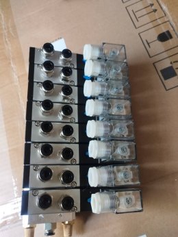 4V210-08 โซลินอยด์วาล์ว (solenoid valve) 5/2 ประกอบฐานวาล์ว
