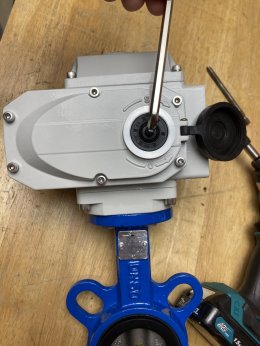 2 นิ้ว วาล์วปีกผีเสื้อ Butterfly valve ประกอบหัวขับวาล์ว AKK05 ขนานแรงบิด 50 นิวตัน-เมตร เปิด-ปิดน้ำไฟฟ้า 220VAC   