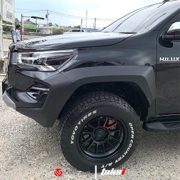 GR SPORT HILUX REVO