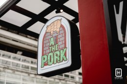 [ภาพติดตั้งจริง] ร้านขายเนื้อหมู พรีเมี่ยม ร้าน All the Pork @ATT U PARK Bangna  l บริการออกแบบ ผลิต และติดตั้งครบวงจร