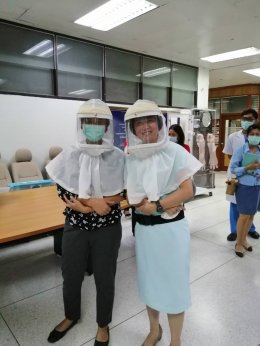 B & B Boat Co., Ltd. donated PAPR suits to doctors at Trang Hospital.