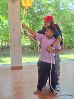 โครงการให้ความรู้เกี่ยวกับอัคคีภัย อพยพหนีไฟ และแผ่นดินไหว