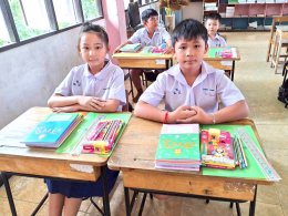 มอบอุปกรณ์การเรียน (ภาคเรียน 2/2568) .ให้นักเรียน