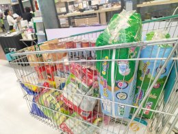  ร่วมบริจาคสิ่งของเพื่อช่วยเหลือผู้ประสบอุทกภัยภาคใต้