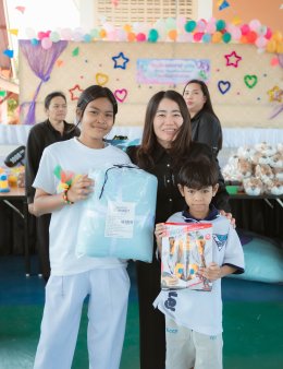 ภาพบรรยากาศการจับฉลากของขวัญ ของรางวัล "วันเด็ก 69"