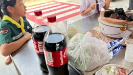  เลี้ยงหมูกะทะนักเรียนที่เป็นตัวแทนแข่งกีฬาและศิลปหัตถกรรม