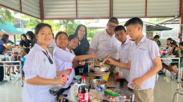  เลี้ยงหมูกะทะนักเรียนที่เป็นตัวแทนแข่งกีฬาและศิลปหัตถกรรม