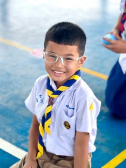 เทศบาลตำบลนาป่า มอบแว่นสายตาให้นักเรียนนาป่ามโนรถ
