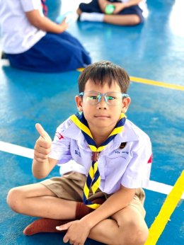 เทศบาลตำบลนาป่า มอบแว่นสายตาให้นักเรียนนาป่ามโนรถ