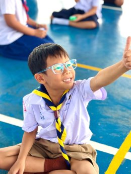 เทศบาลตำบลนาป่า มอบแว่นสายตาให้นักเรียนนาป่ามโนรถ