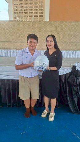  มอบหมวกกันน็อก ตามโครงการ DENSO&AMATA Together for Safe Road