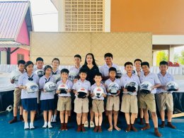  มอบหมวกกันน็อก ตามโครงการ DENSO&AMATA Together for Safe Road