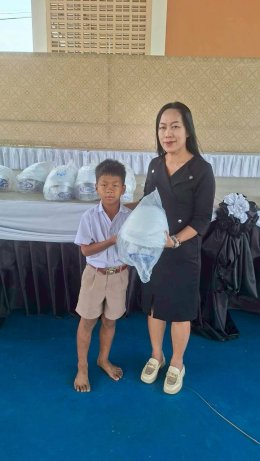  มอบหมวกกันน็อก ตามโครงการ DENSO&AMATA Together for Safe Road