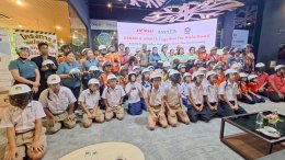  รับมอบหมวกกันน็อก โครงการ DENSO&AMATA Together for Safe Road