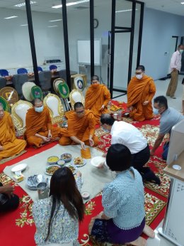 STS's New Office at Phra Khanong Making Merit FY2021