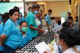 โรงพยาบาลราชพิพัฒน์ จัดโครงการแว่นสวยตาใส ใส่ใจสุขภาพผู้สูงอายุ