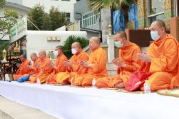 พิธีทำบุญตักบาตร ถวายพระราชกุศล เนื่องในวันสวรรคต ครบ ๕o วัน แด่สมเด็จพระนางเจ้าสิริกิติ์ พระบรมราชินีนาถ  พระบรมราชชนนีพันปีหลวง