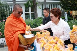 พิธีทำบุญตักบาตร ถวายพระราชกุศล เนื่องในวันสวรรคต ครบ ๕o วัน แด่สมเด็จพระนางเจ้าสิริกิติ์ พระบรมราชินีนาถ  พระบรมราชชนนีพันปีหลวง
