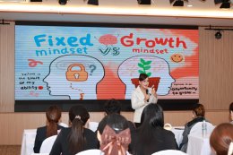 จัดกิจกรรมอบรม"PERSONALITY DEVELOPMENT AND SERVICE"