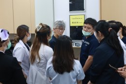 ต้อนรับ ภญ.วิชชุนี พิตรากูล ผู้เยี่ยมสำรวจ จากสมาคมเภสัชกรรมโรงพยาบาล (ประเทศไทย)