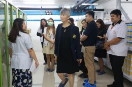 ต้อนรับ ภญ.วิชชุนี พิตรากูล ผู้เยี่ยมสำรวจ จากสมาคมเภสัชกรรมโรงพยาบาล (ประเทศไทย)