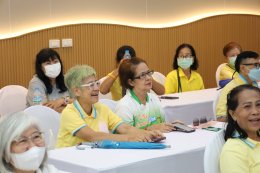 จัดโครงการอบรมเชิงปฏิบัติการ "สูงวัยหัวใจฟิต" ให้แก่สมาชิกชมรมผู้สูงอายุ