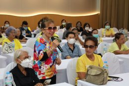 จัดโครงการอบรมเชิงปฏิบัติการ "สูงวัยหัวใจฟิต" ให้แก่สมาชิกชมรมผู้สูงอายุ