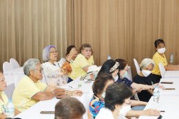 จัดโครงการอบรมเชิงปฏิบัติการ "สูงวัยหัวใจฟิต" ให้แก่สมาชิกชมรมผู้สูงอายุ