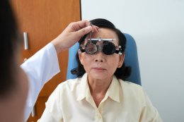 อุปกรณ์ร้านแว่นที่ช่วยลดความผิดพลาดในการวัดค่า | เครื่องมือสำคัญสำหรับการตรวจสายตาที่แม่นยำ