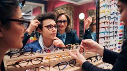 เปิดร้านแว่นตาแบบบริการครบวงจร สร้างความได้เปรียบยังไง?