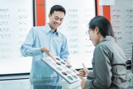 เปิดร้านแว่นตาต้องมีอุปกรณ์อะไรบ้าง? เช็กลิสต์ครบสำหรับมือใหม่ก่อนลงทุน